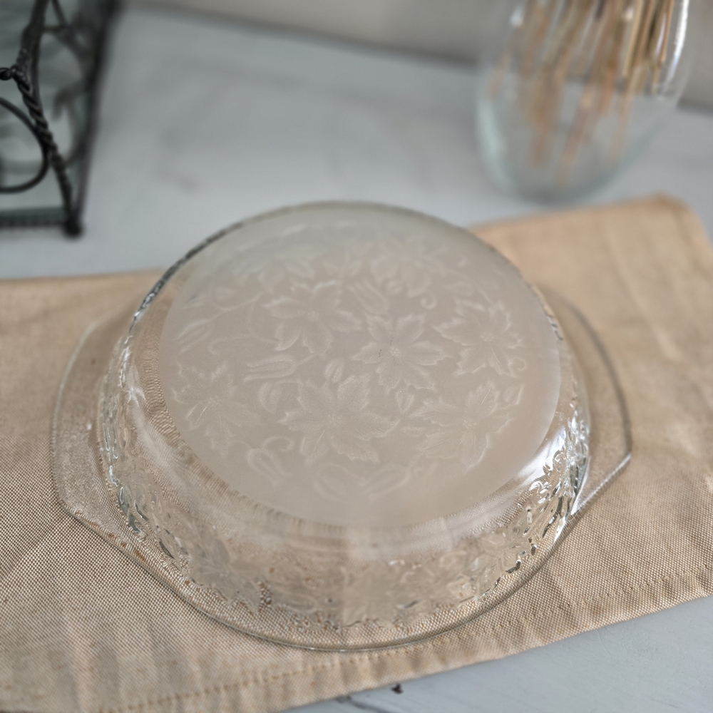 VTG Princess House Crystal Fantasia 9” Pie Plate #539 Poinsettia Glass Pie Plate - Picture 6 of 8